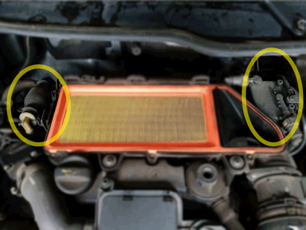 Figura 1: Sono evidenziati la pompa del gasolio (sulla sinistra) ed il filtro del gasolio (sulla destra)