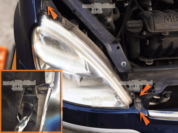 Figura 1: Rimozione dei quattro bulloni