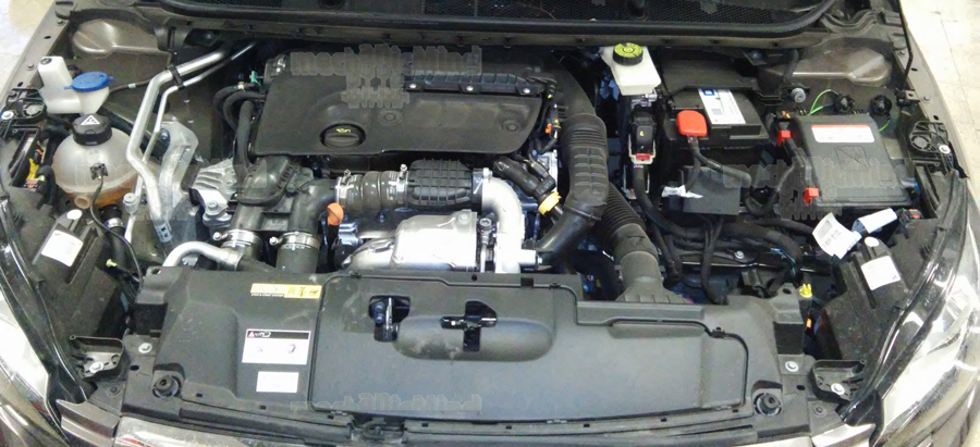 Figura 1: Vano motore Peugeot 308