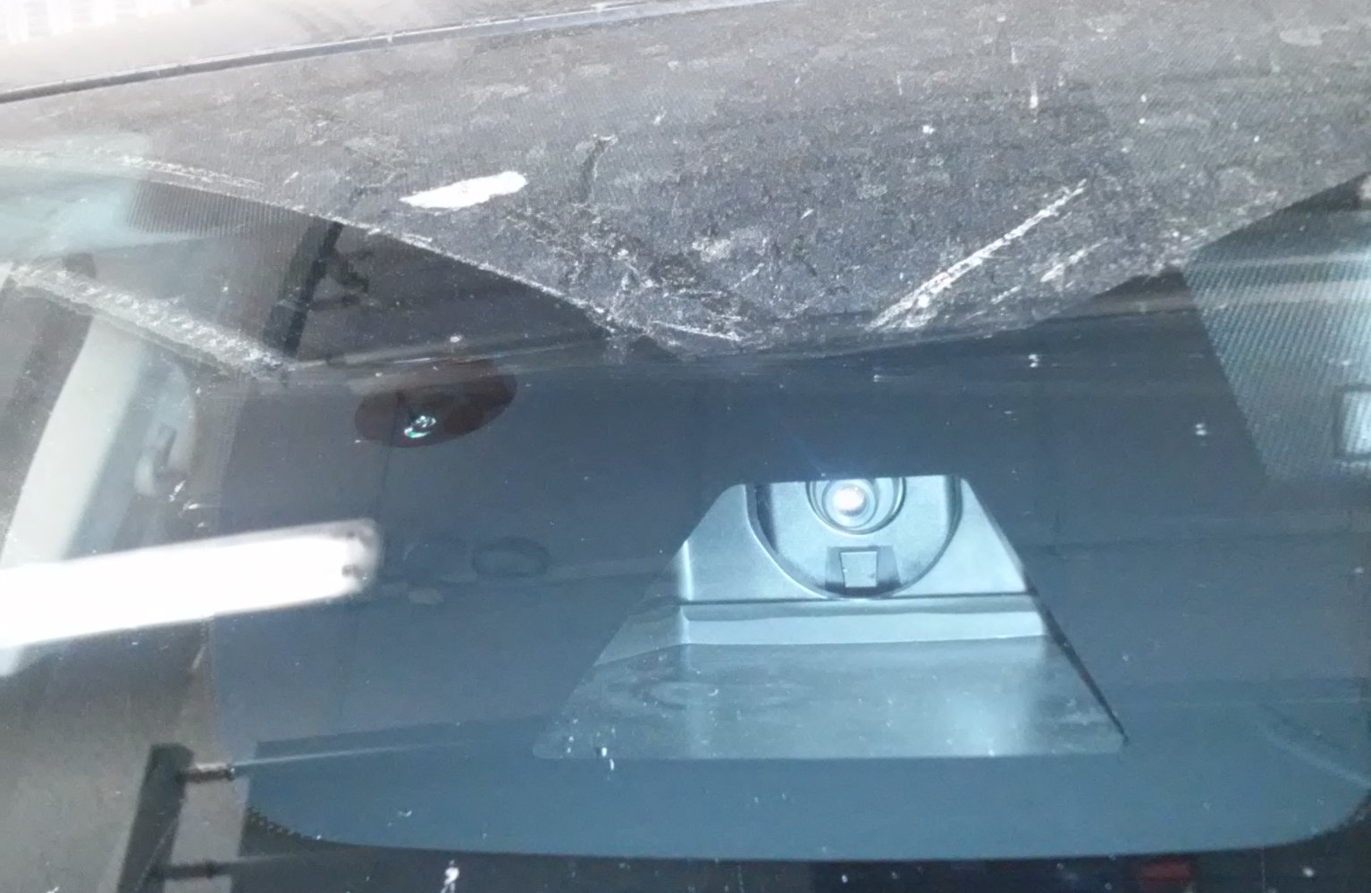 Figura 1: Telecamera Parabrezza